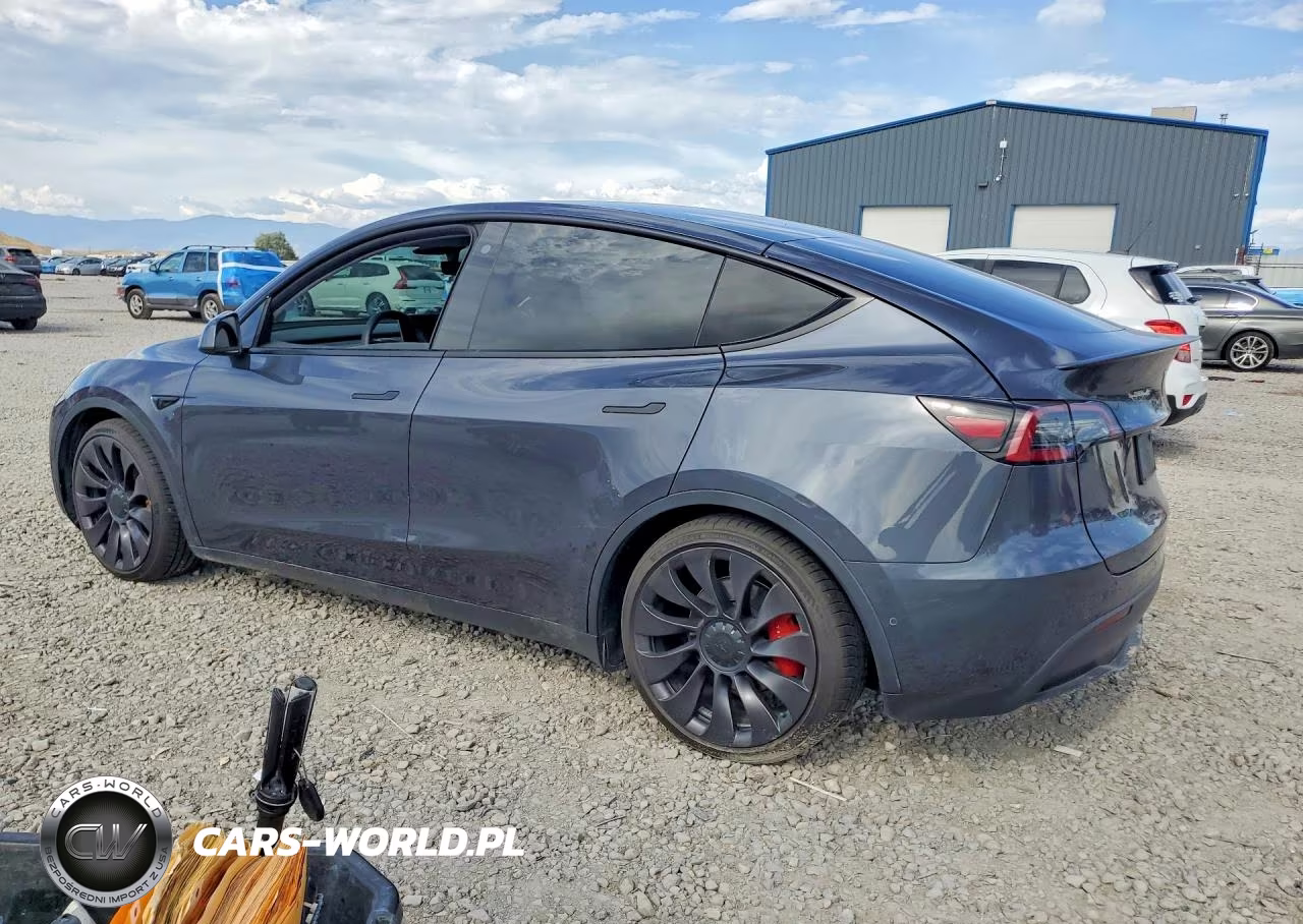 2021 Tesla Model Y VIN:5YJYGDEF7MF215756 - 2
