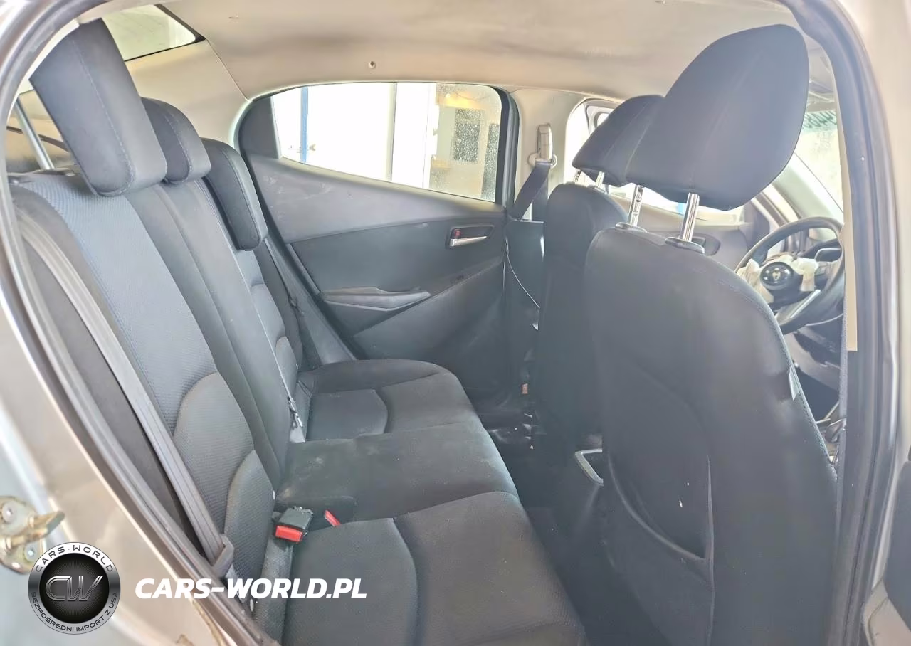 2018 Toyota Yaris Ia Base VIN:3MYDLBYV0JY306404 - 10