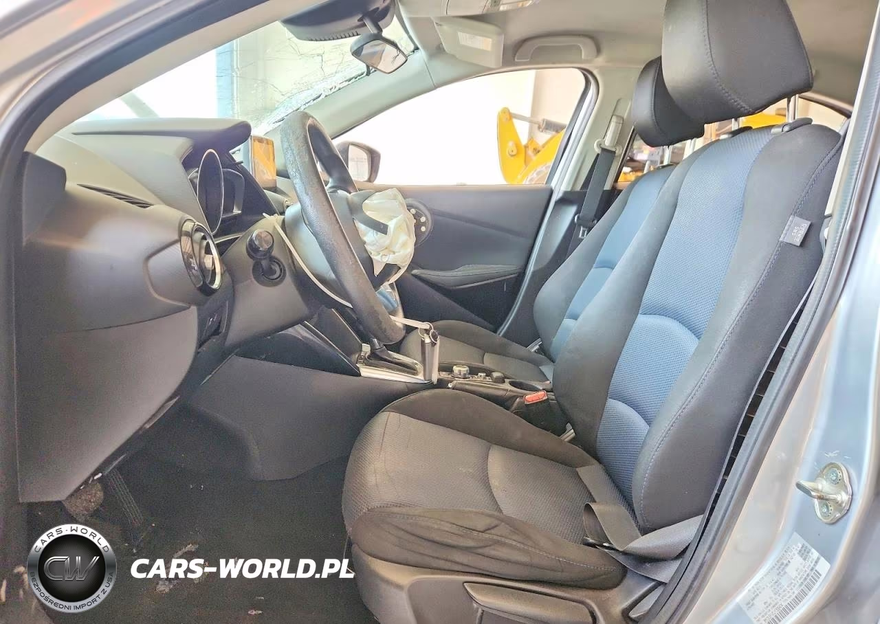 2018 Toyota Yaris Ia Base VIN:3MYDLBYV0JY306404 - 7