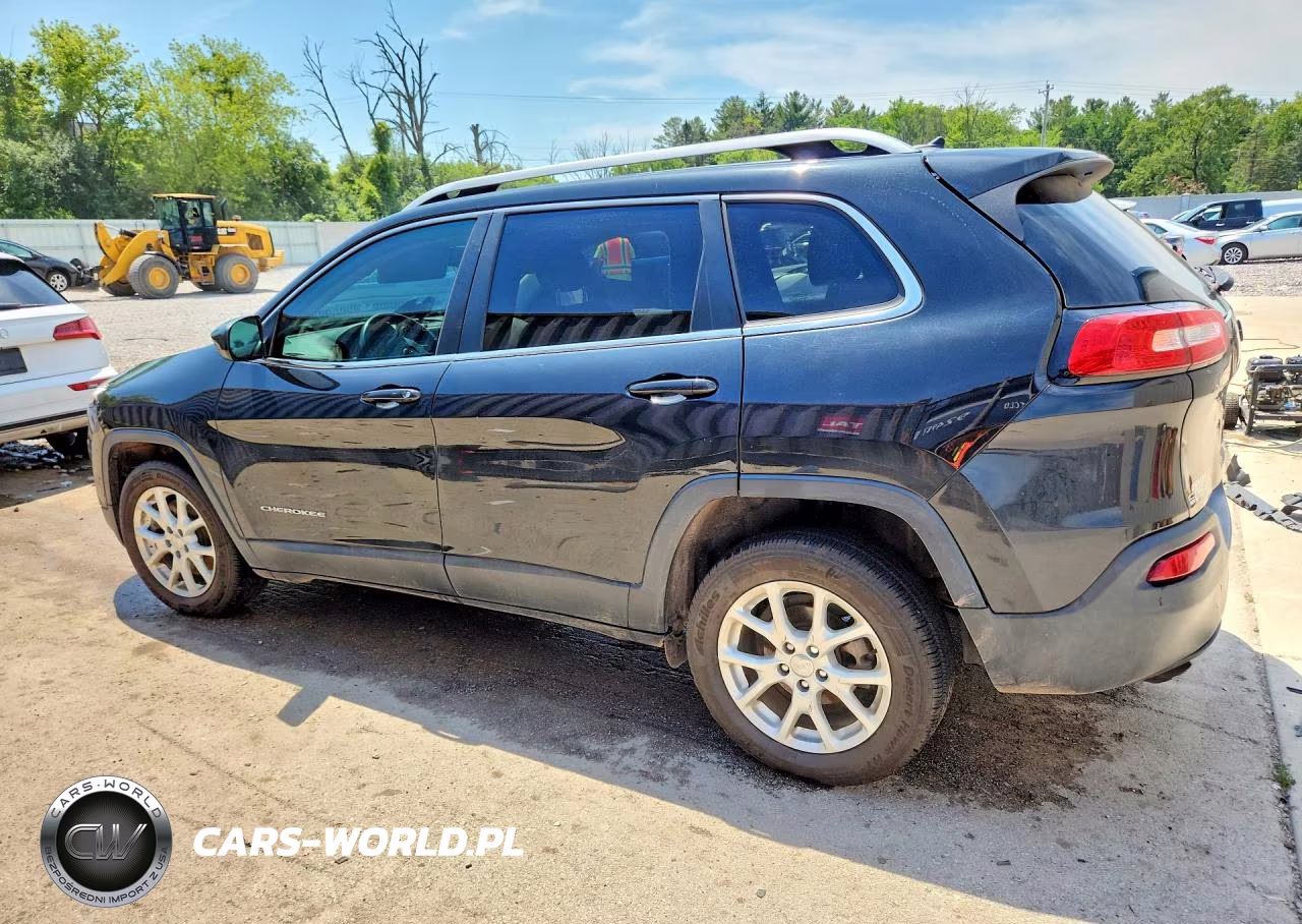 2015 Jeep Cherokee Latitude VIN:1C4PJLCB1FW770689 - 2