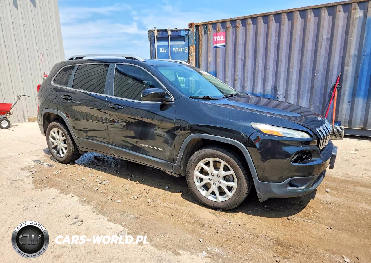 2015 Jeep Cherokee Latitude VIN:1C4PJLCB1FW770689 - 4