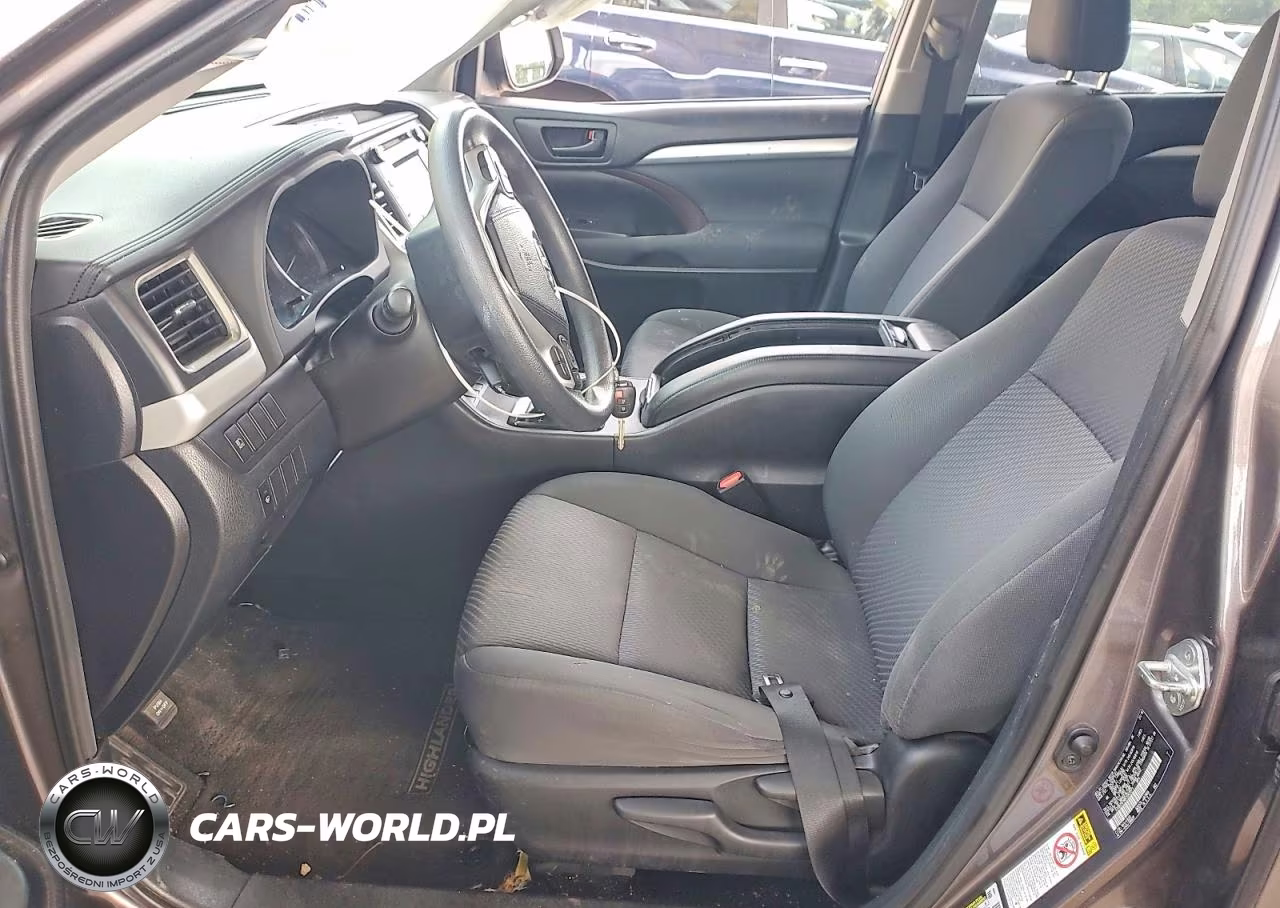2019 Toyota Highlander Le VIN:5TDBZRFH6KS962271 - 7