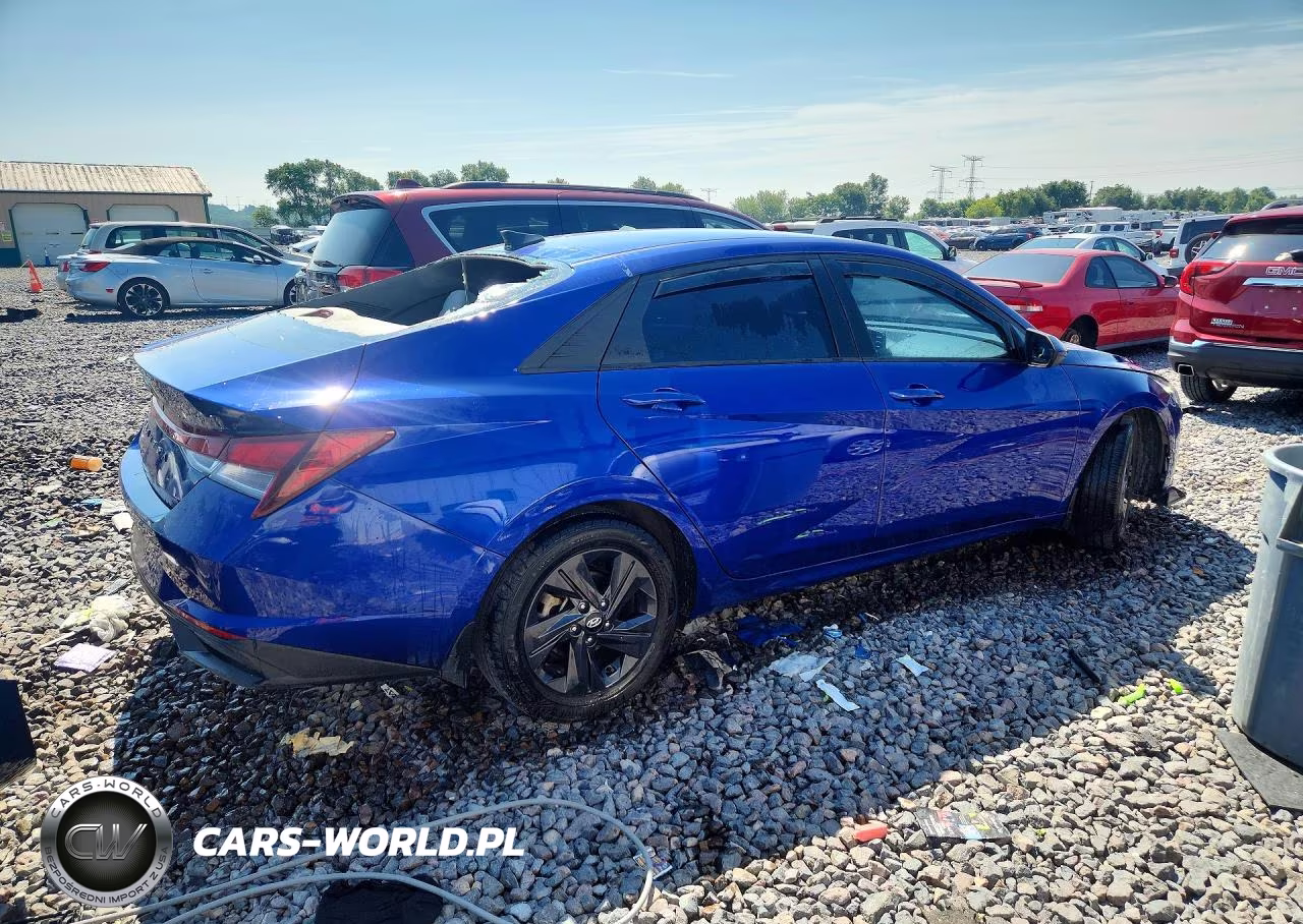 2022 Hyundai Elantra Sel VIN:KMHLM4AG8NU243944 - 3