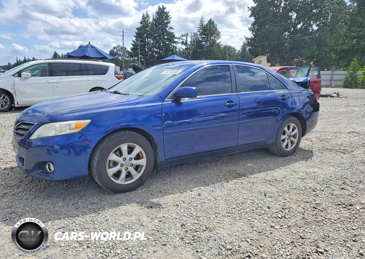 2011 Toyota Camry Le – zdjęcie 1 z 12