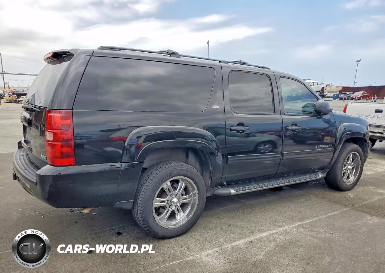 2011 Chevrolet Suburban K1500 Lt VIN:1GNSKJE3XBR368932 - 3