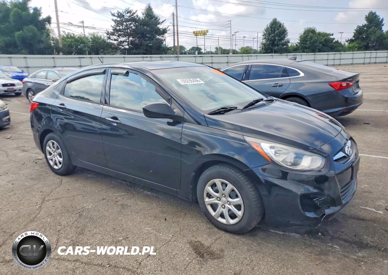 2013 Hyundai Accent Gls VIN:KMHCT4AE2DU459675 - 4