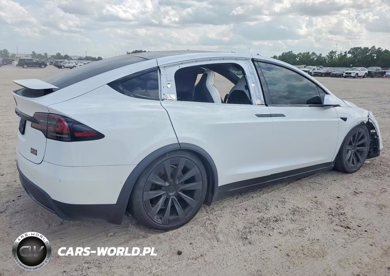 2022 Tesla Model X VIN:7SAXCBE62NF341412 - 3