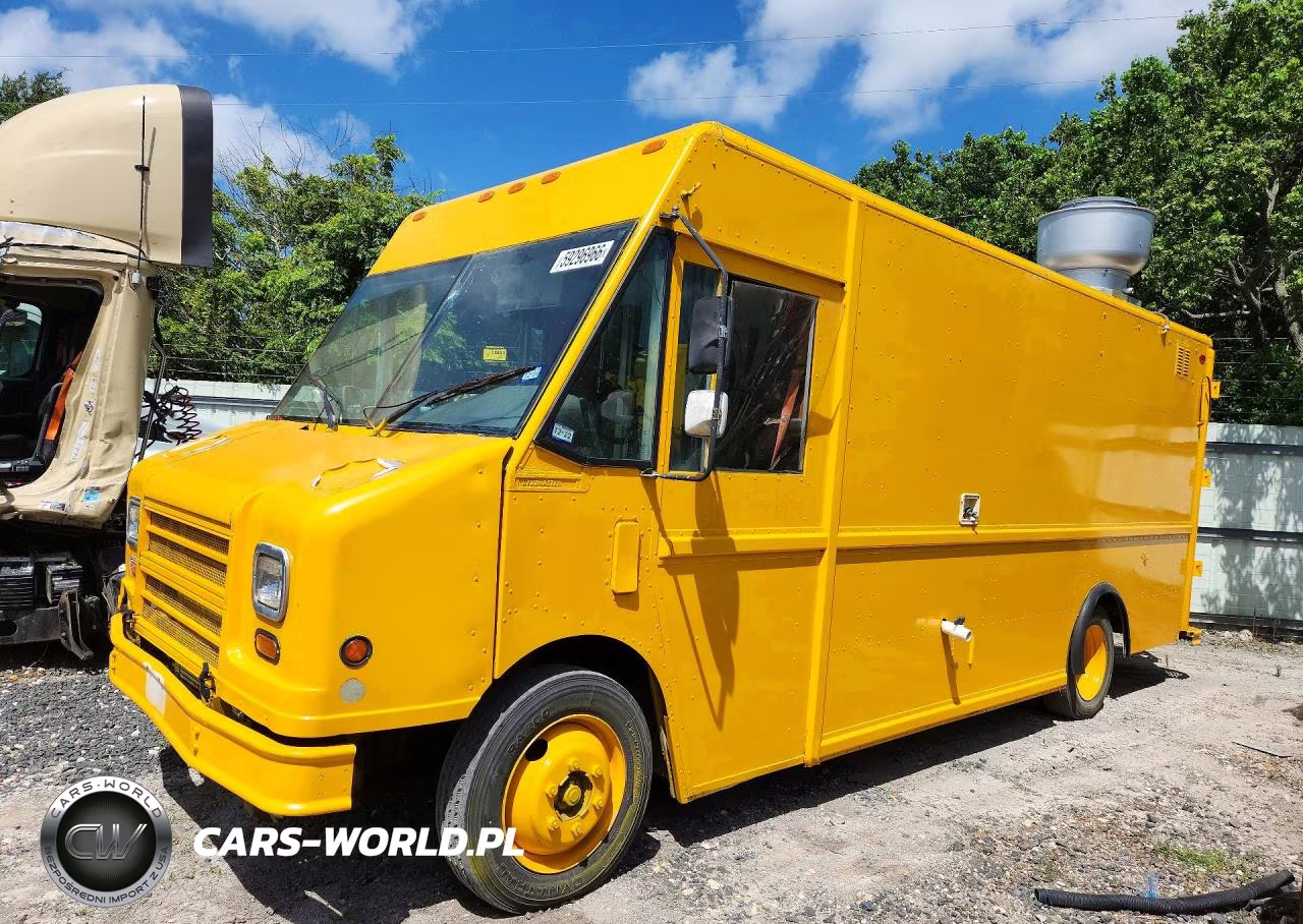 2002 Freightliner Chassis M Line Walk-In Van – zdjęcie 1 z 13