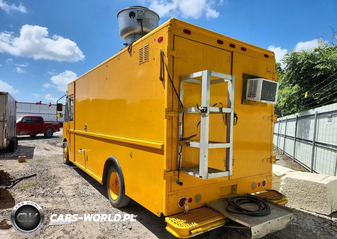 2002 Freightliner Chassis M Line Walk-In Van VIN:4UZAANCP62CK26533 - 2