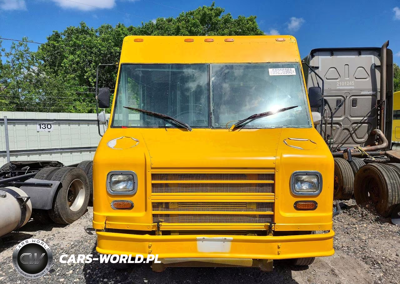 2002 Freightliner Chassis M Line Walk-In Van VIN:4UZAANCP62CK26533 - 5
