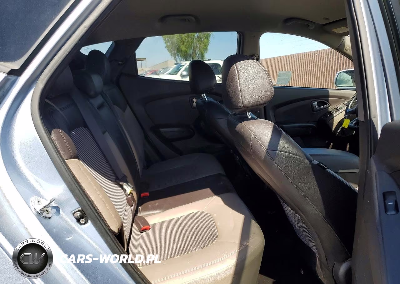 2011 Hyundai Tucson Gls VIN:KM8JUCAC1BU226557 - 10