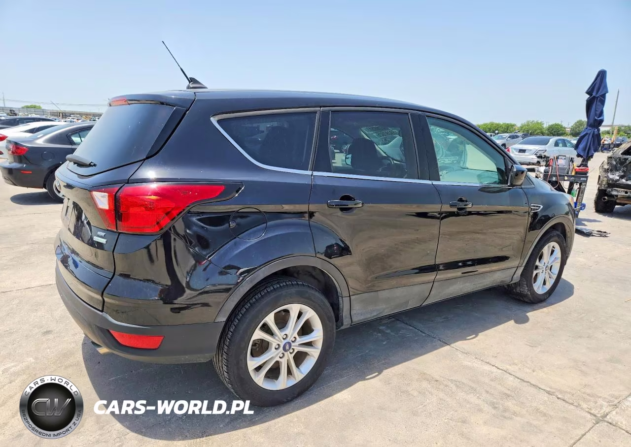 2019 Ford Escape Se VIN:1FMCU0GD8KUB43750 - 3