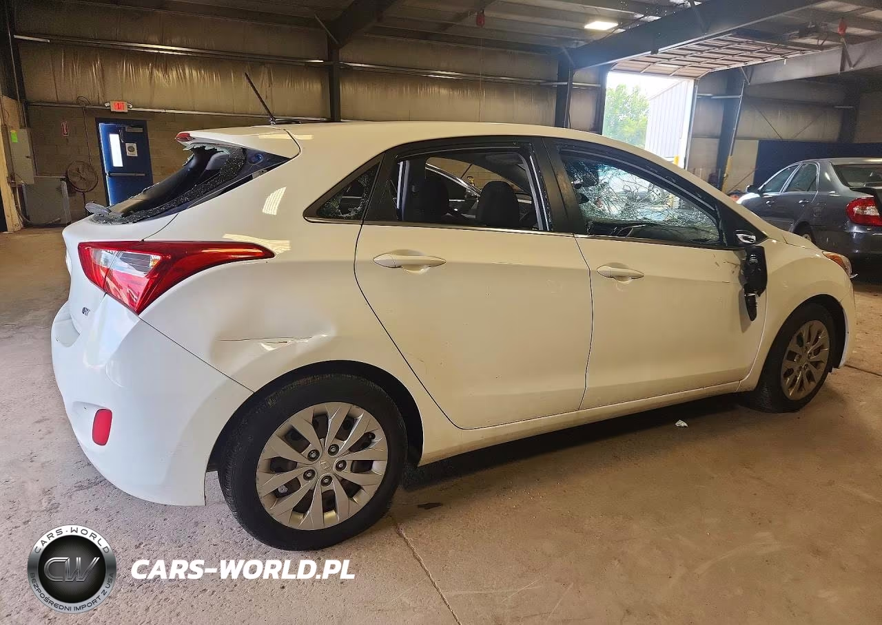 2017 Hyundai Elantra Gt Base VIN:KMHD35LHXHU373067 - 3