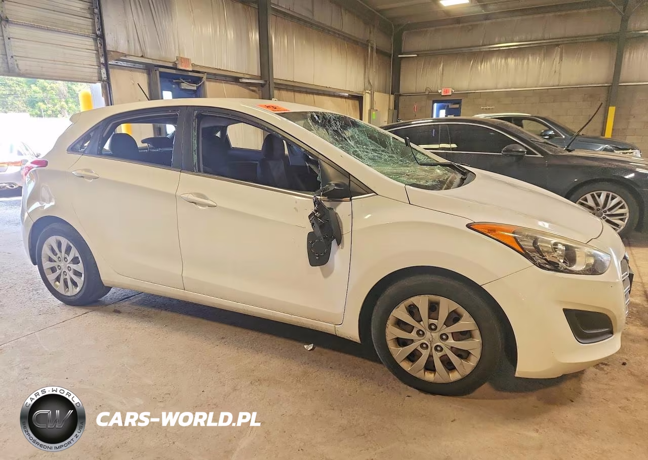 2017 Hyundai Elantra Gt Base VIN:KMHD35LHXHU373067 - 4