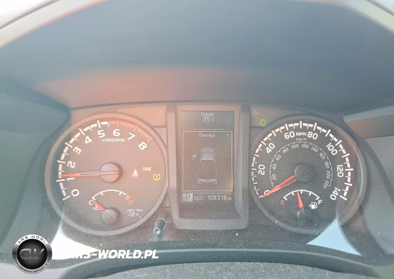 2018 Toyota Tacoma Sr VIN:5TFSX5ENXJX061483 - 9