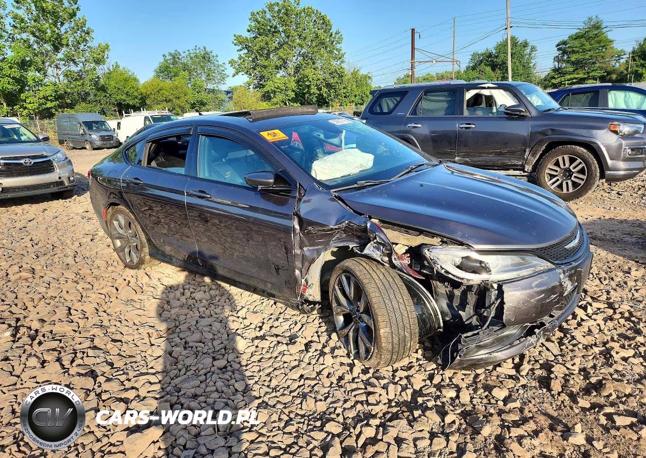 2015 Chrysler 200 S VIN:1C3CCCDG5FN690888 - 4