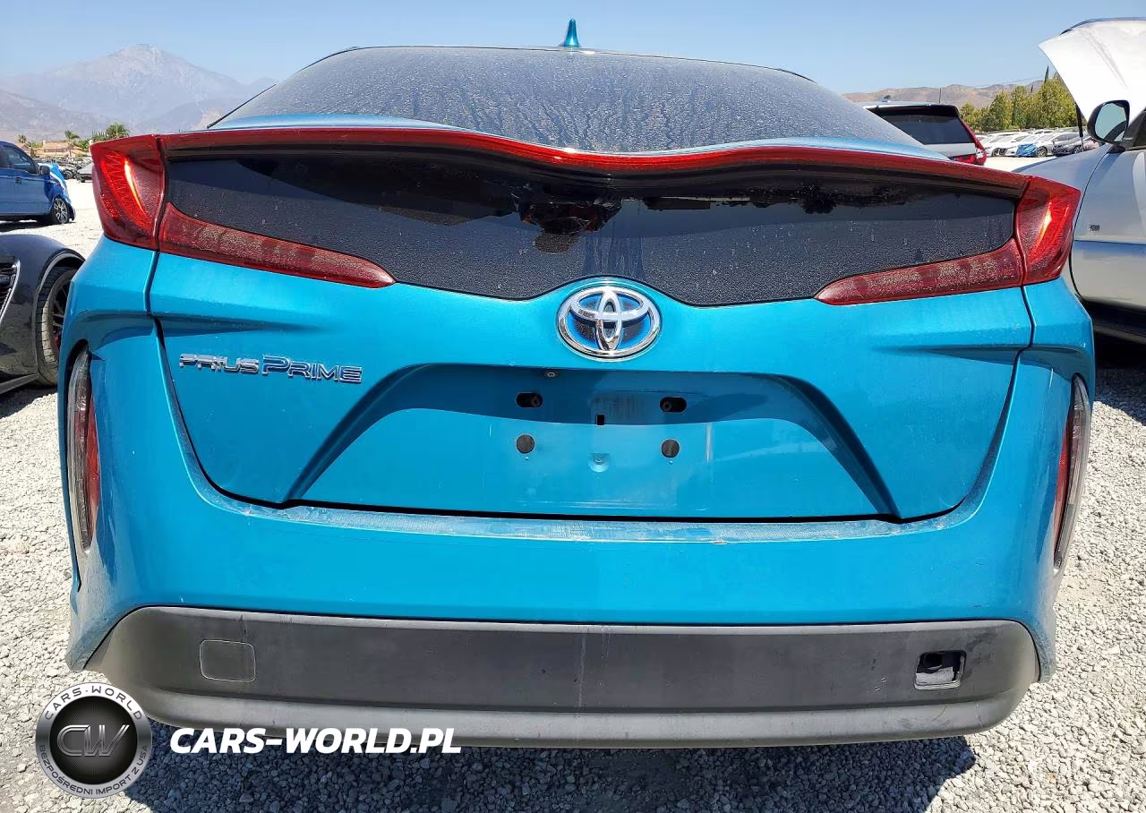 2018 Toyota Prius Prime Premium VIN:JTDKARFP7J3077351 - 6