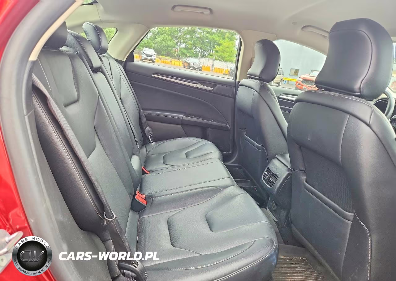 2019 Ford Fusion Titanium VIN:3FA6P0SU5KR233158 - 10