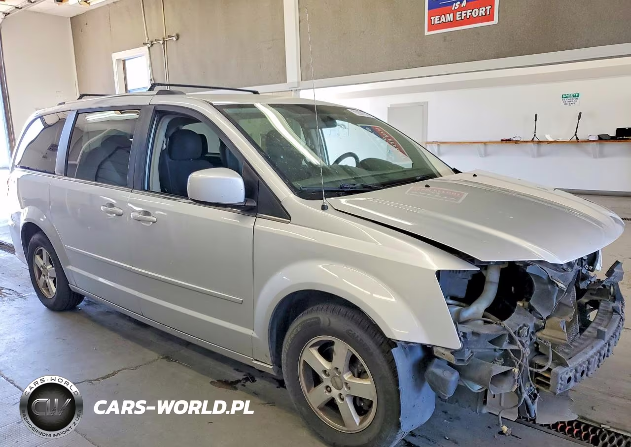 2011 Dodge Grand Caravan Crew VIN:2D4RN5DG2BR660632 - 4