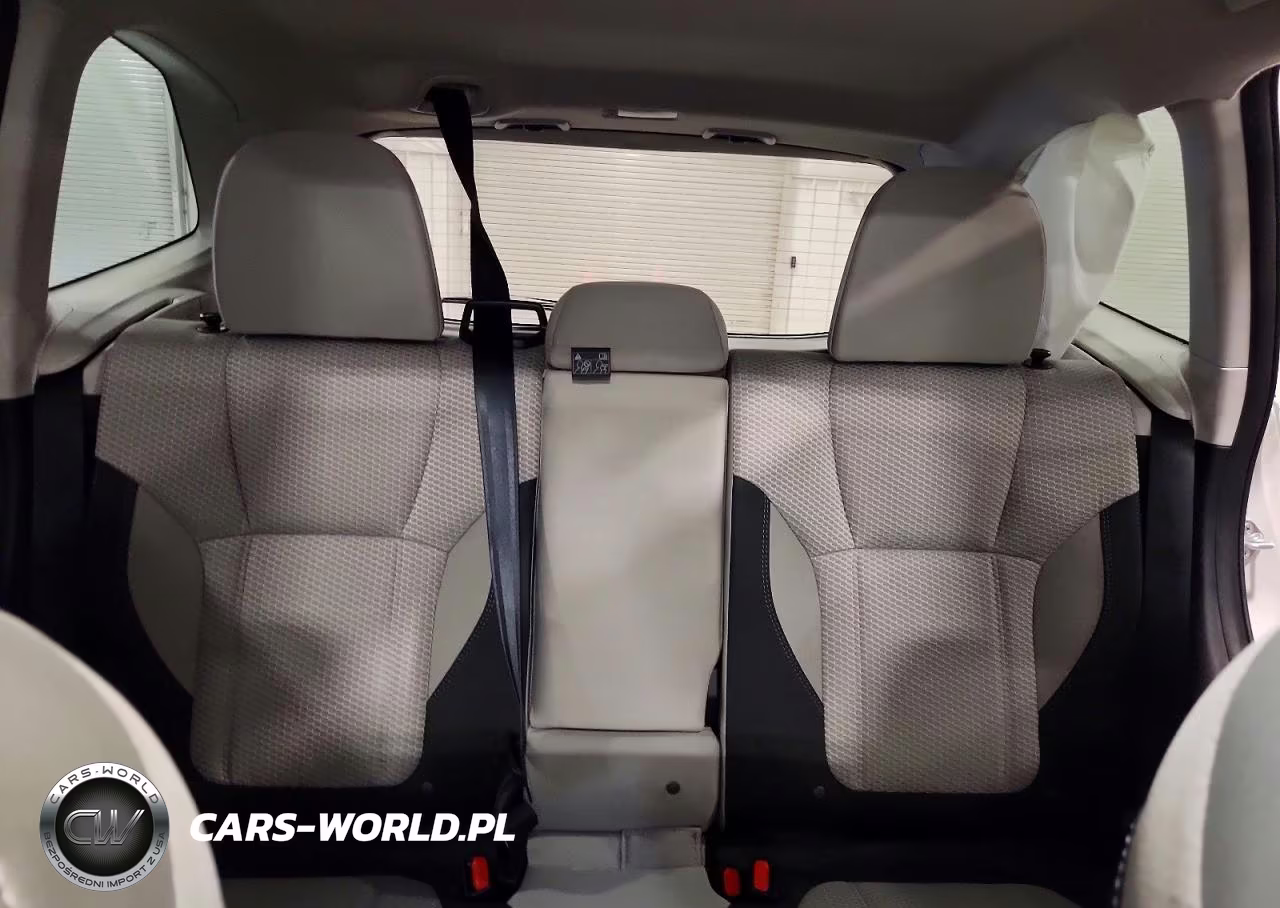 2024 Subaru Forester Premium VIN:JF2SKADC1RH471121 - 10