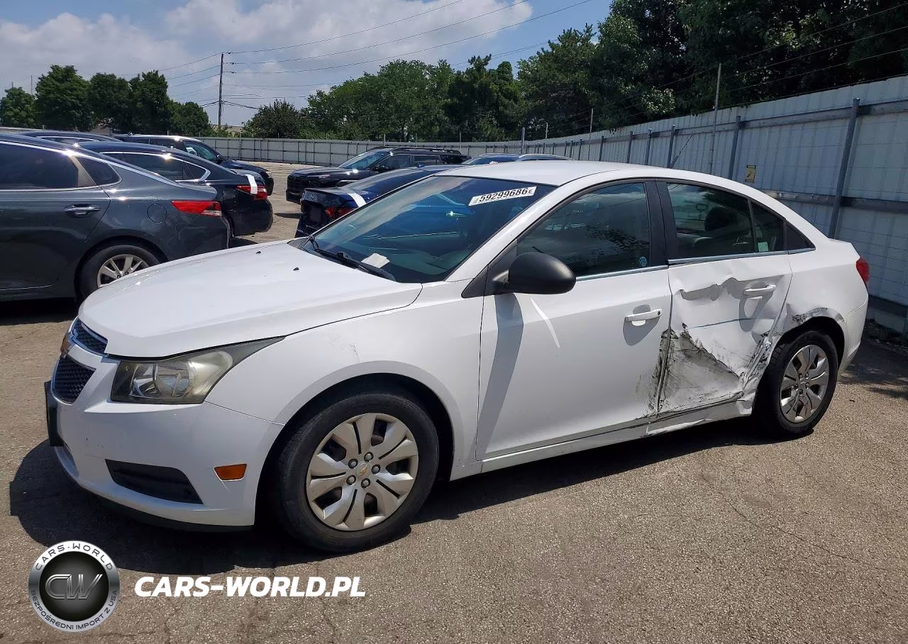 2012 Chevrolet Cruze Ls – zdjęcie 1 z 12