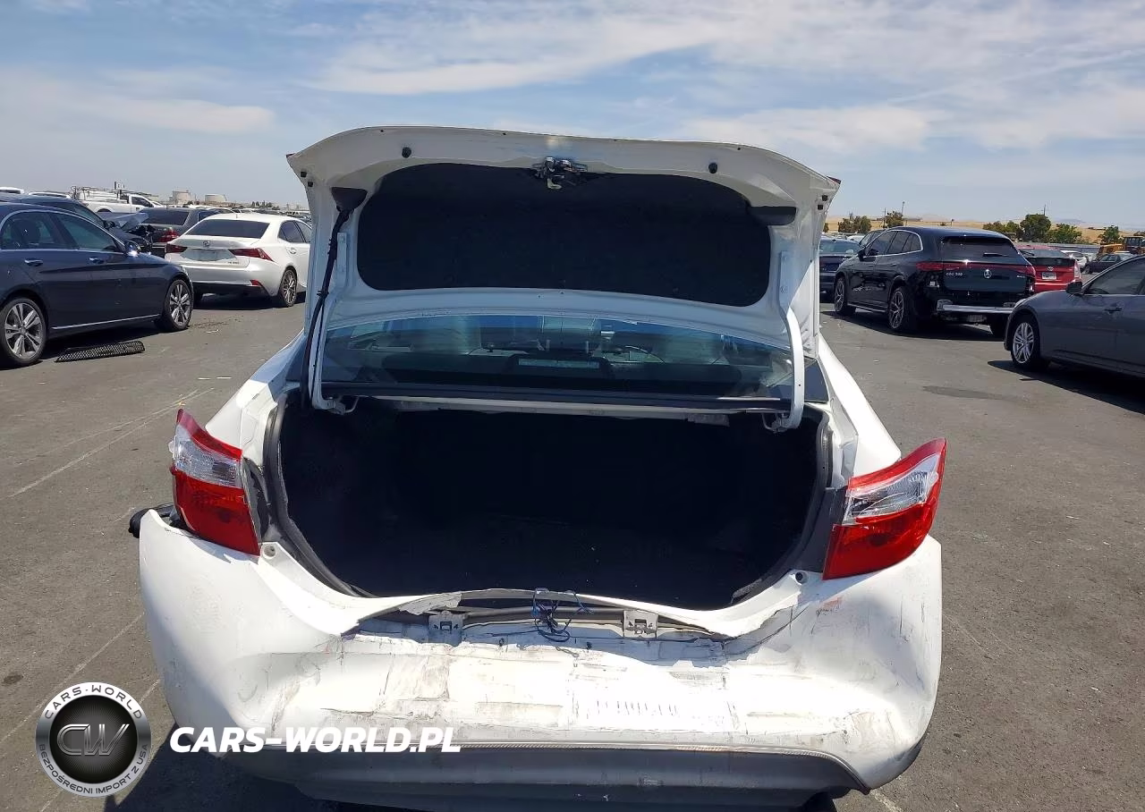 2015 Toyota Corolla S VIN:5YFBURHE1FP318287 - 6