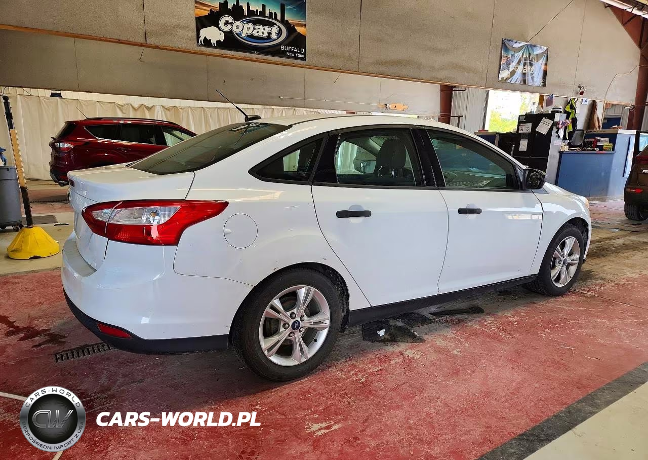 2014 Ford Focus S VIN:1FADP3E21EL238816 - 3