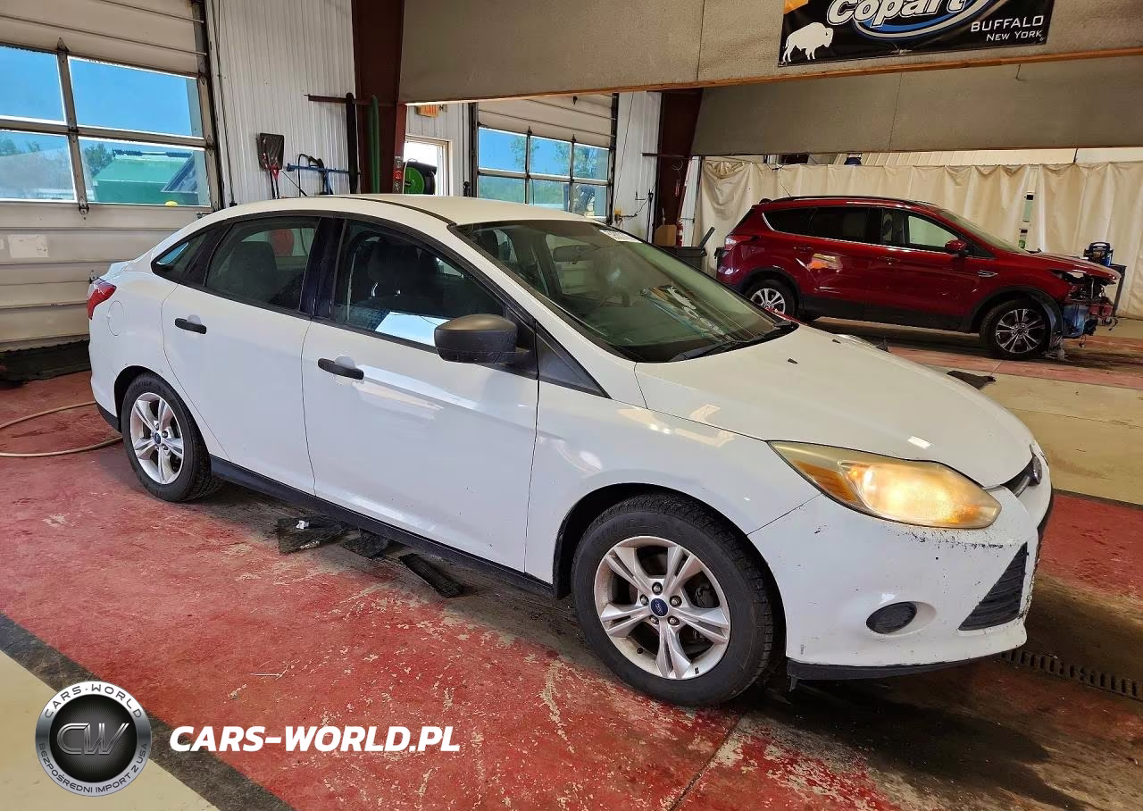 2014 Ford Focus S VIN:1FADP3E21EL238816 - 4