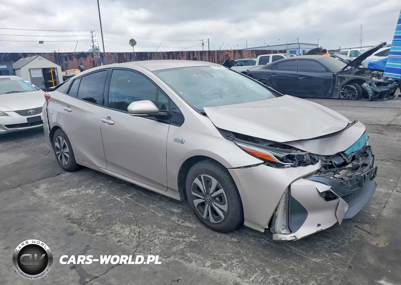 2019 Toyota Prius Prime Plus VIN:JTDKARFP8K3108494 - 4