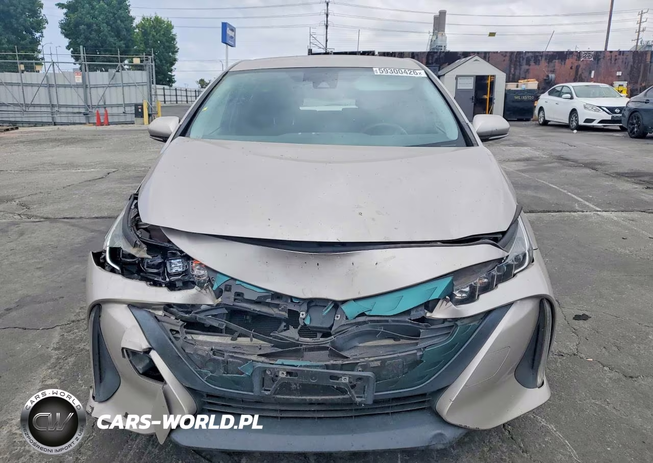 2019 Toyota Prius Prime Plus VIN:JTDKARFP8K3108494 - 5