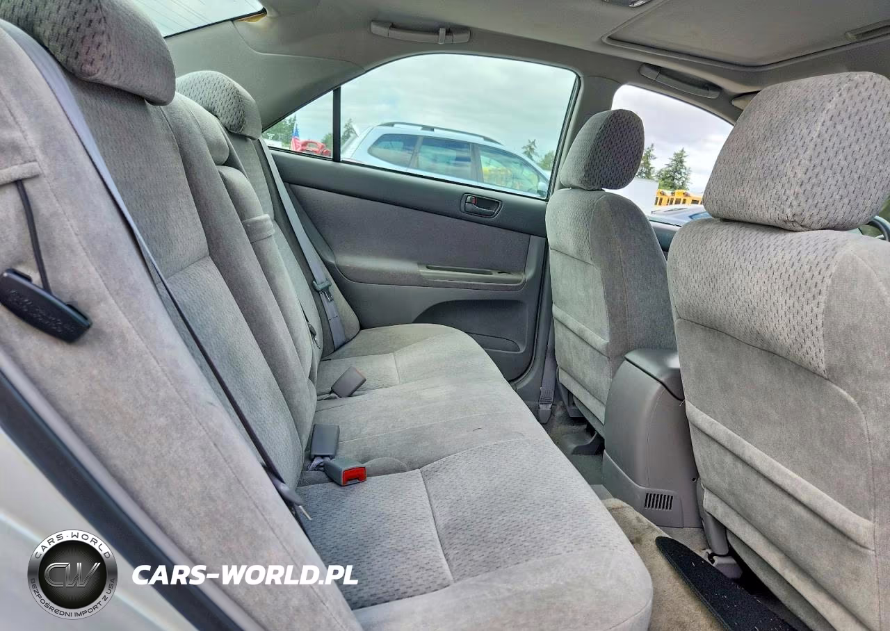 2003 Toyota Camry Le VIN:4T1BE32K63U747847 - 10