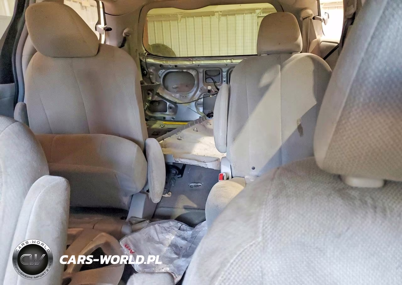 2011 Toyota Sienna Base 7-Passenger VIN:5TDKA3DC0BS006067 - 10