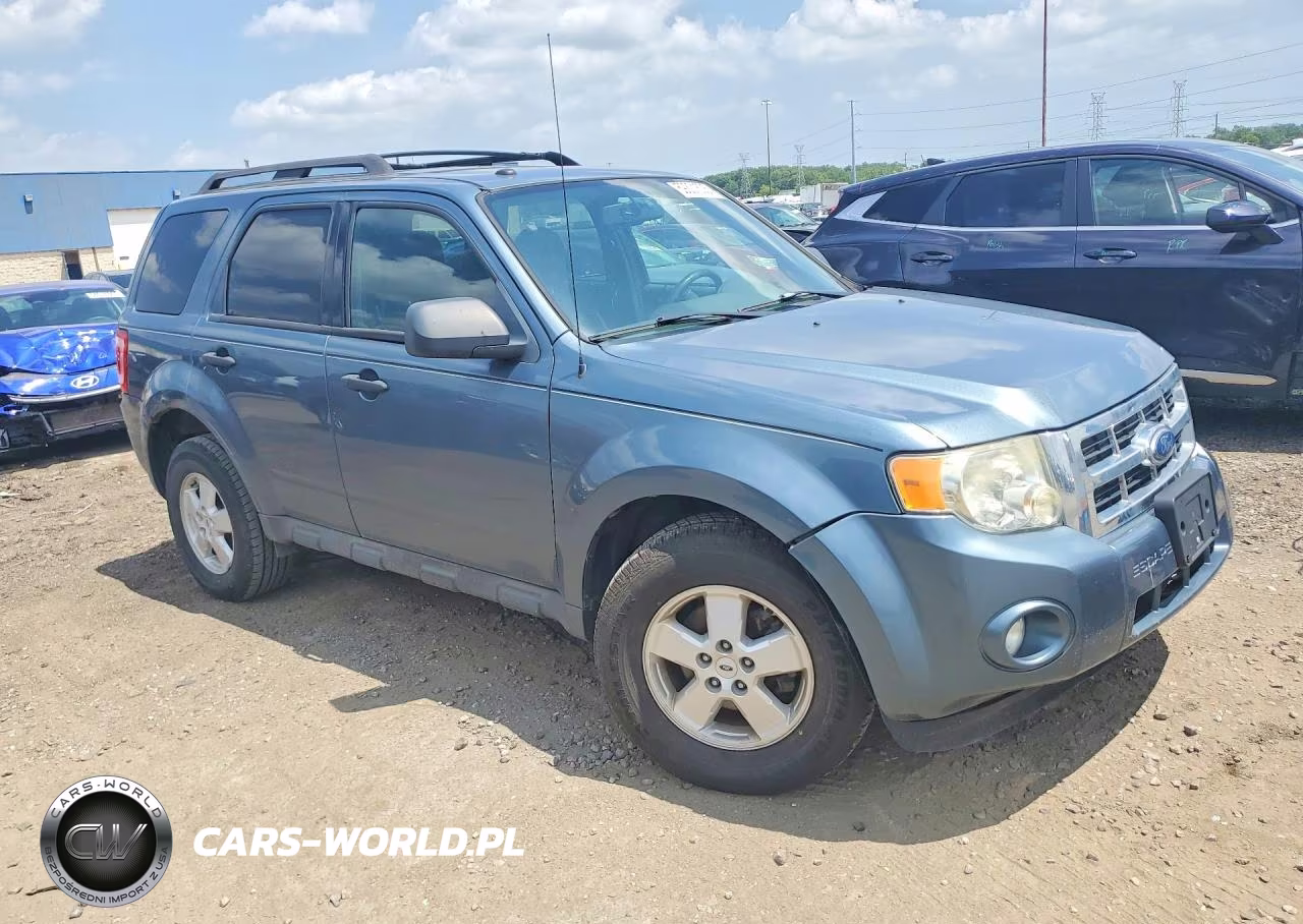 2010 Ford Escape Xlt VIN:1FMCU9DG9AKA10072 - 4