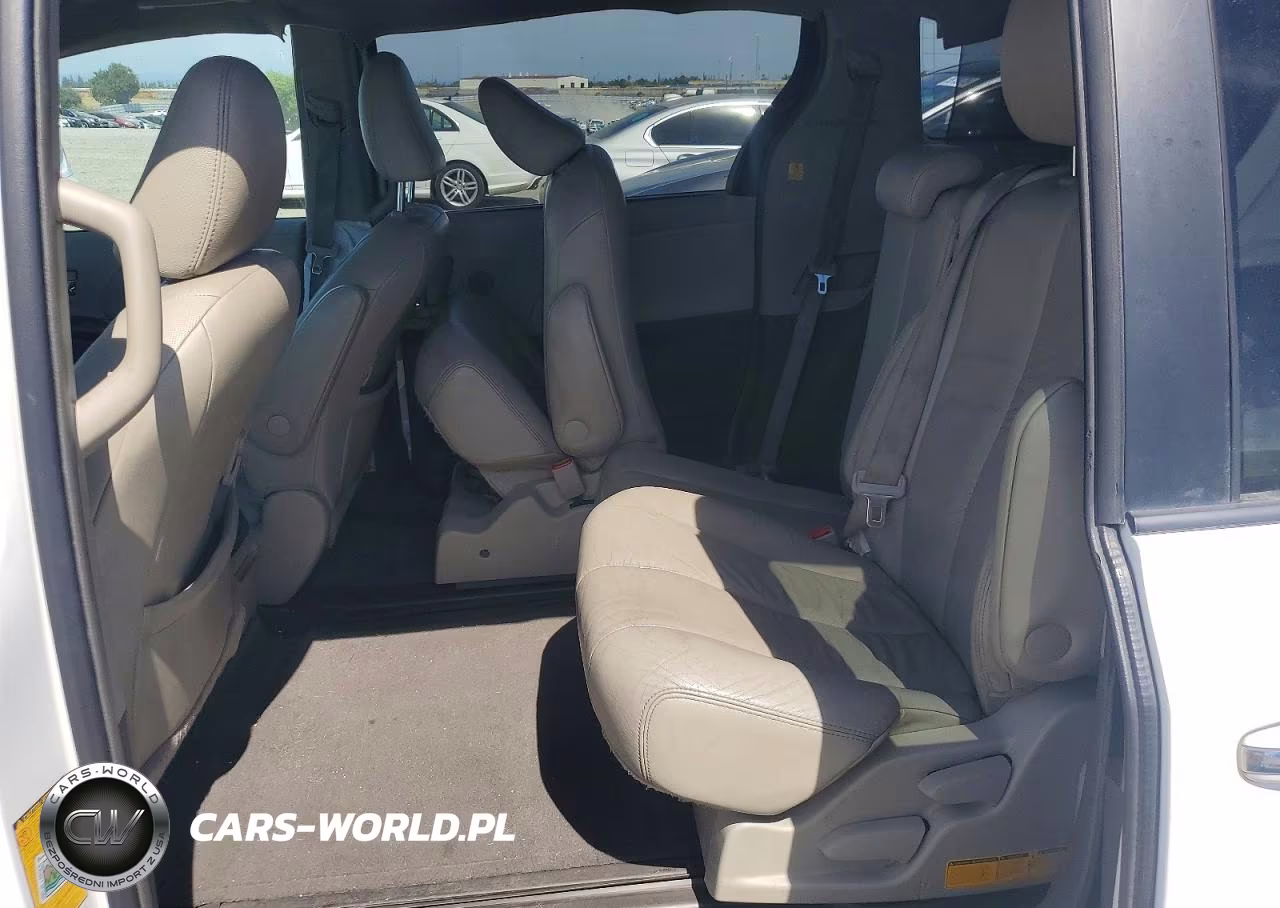 2011 Toyota Sienna Xle 8-Passenger VIN:5TDYK3DC6BS012799 - 11