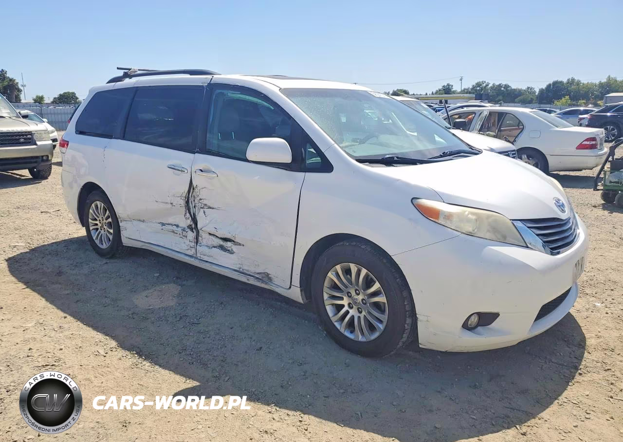 2011 Toyota Sienna Xle 8-Passenger VIN:5TDYK3DC6BS012799 - 4