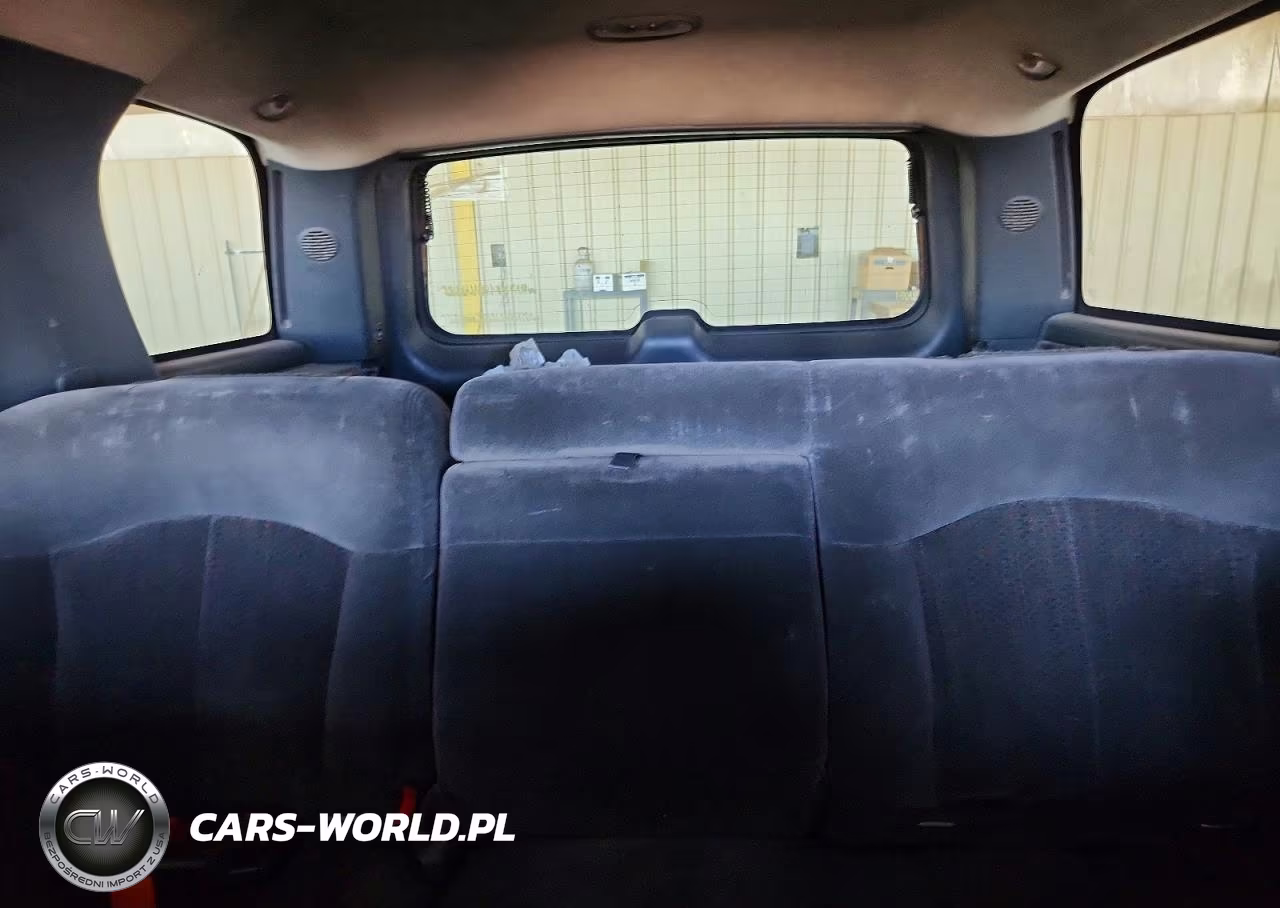 2002 Chevrolet Tahoe C1500 VIN:1GNEC13Z92R227044 - 10