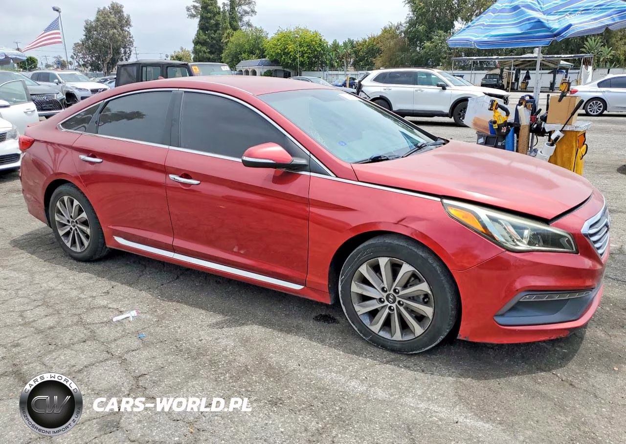 2015 Hyundai Sonata Sport VIN:5NPE34AF0FH100070 - 4