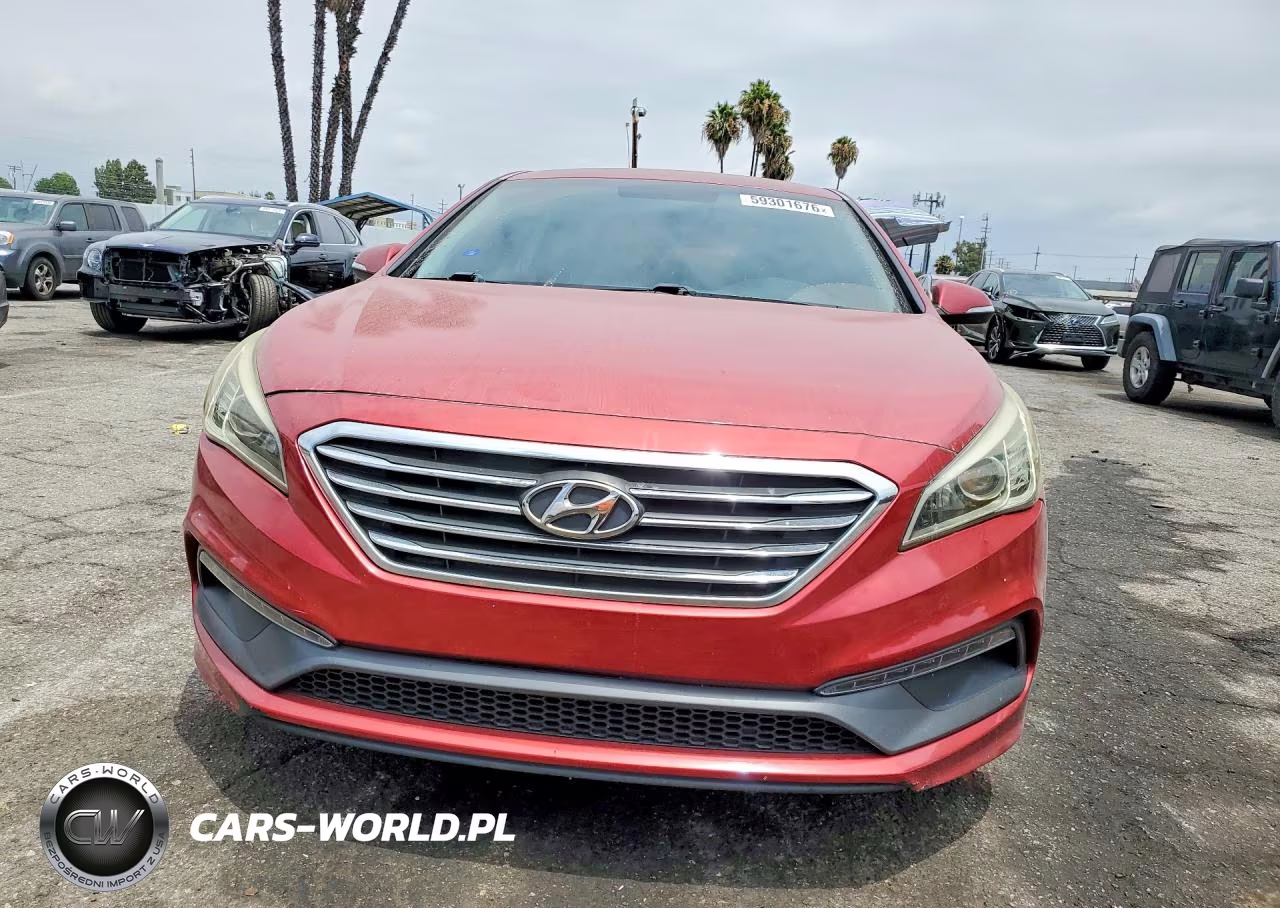 2015 Hyundai Sonata Sport VIN:5NPE34AF0FH100070 - 5
