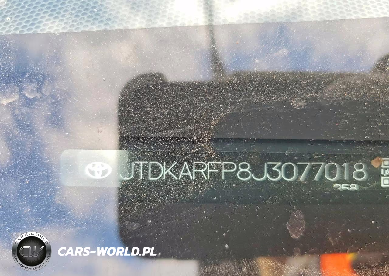 2018 Toyota Prius Prime Premium VIN:JTDKARFP8J3077018 - 12