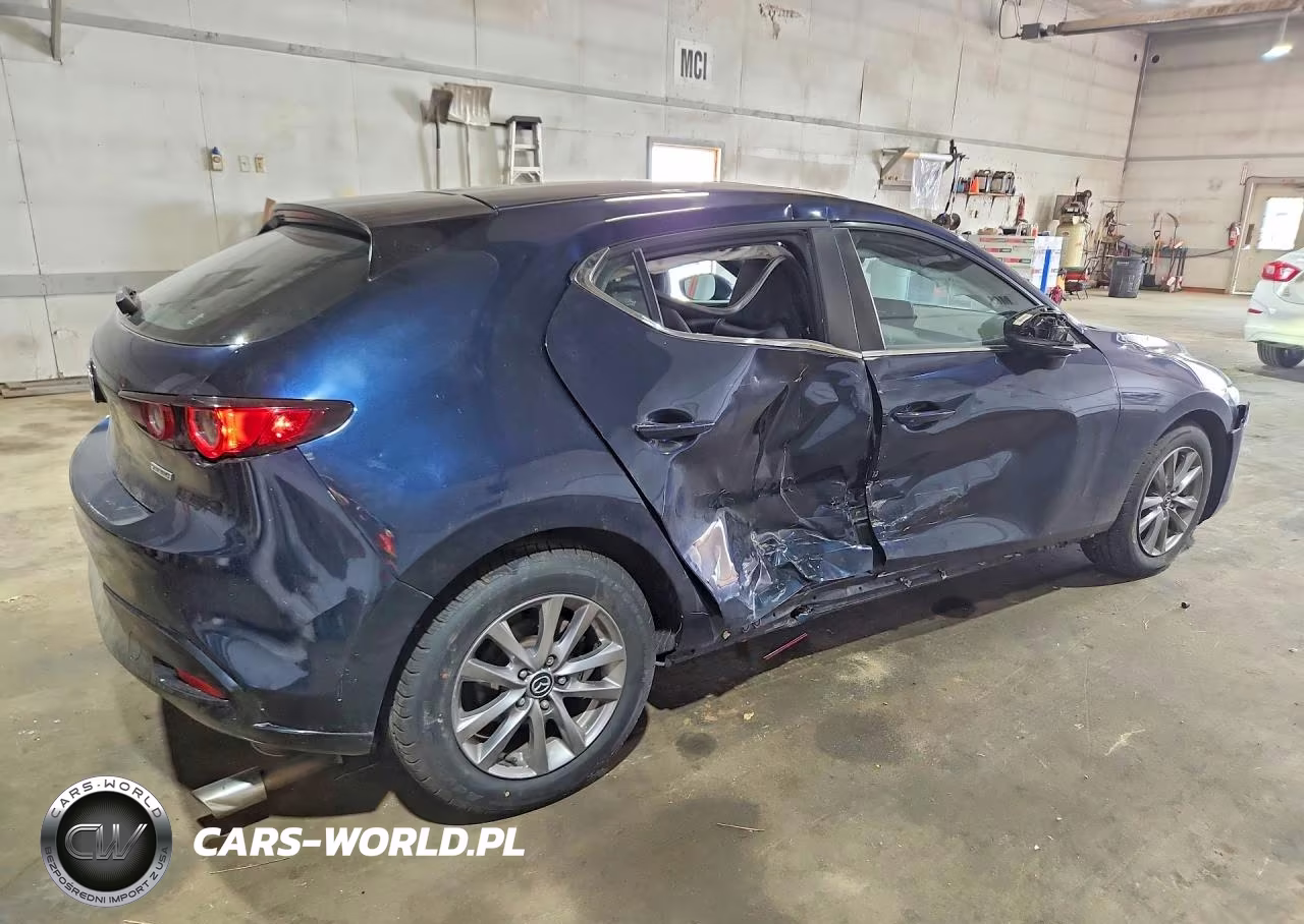 2019 Mazda 3 Preferred Plus VIN:JM1BPALM0K1117552 - 3