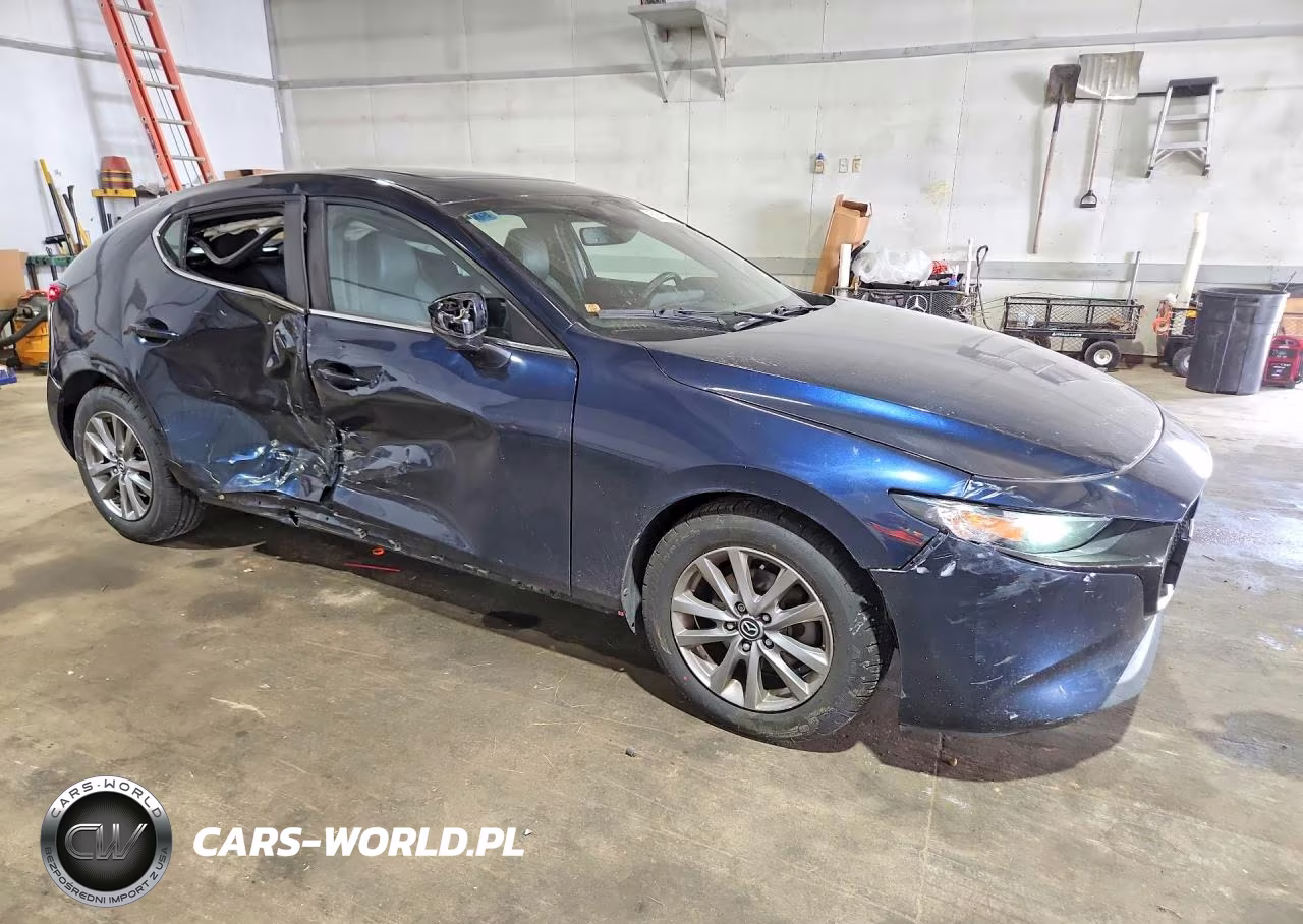 2019 Mazda 3 Preferred Plus VIN:JM1BPALM0K1117552 - 4