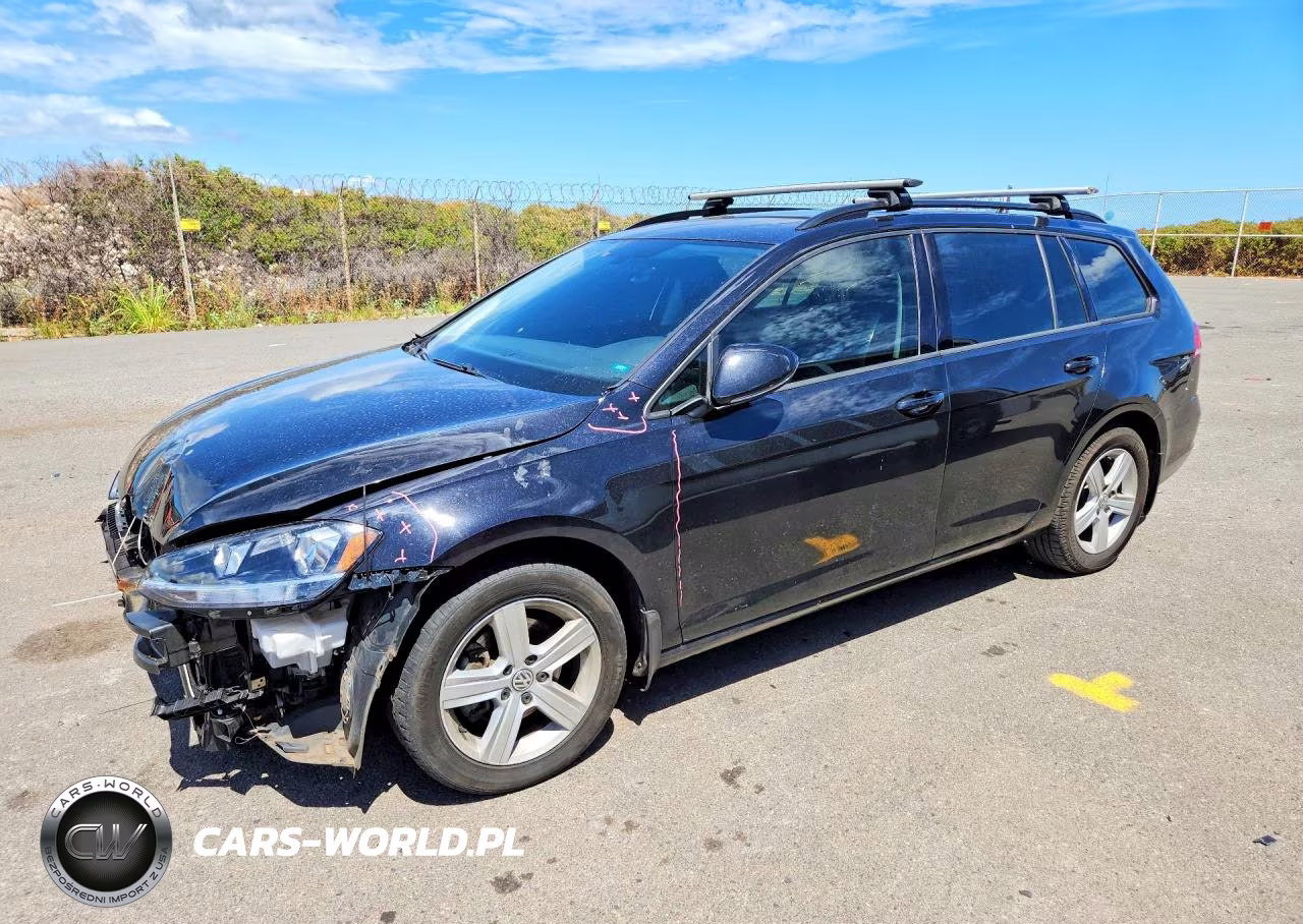 2018 Volkswagen Golf Sportwagen S VIN:3VWD17AU1JM767179 - 1