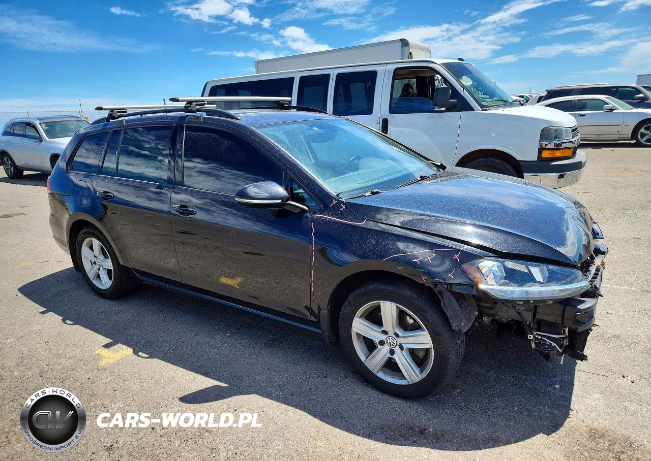 2018 Volkswagen Golf Sportwagen S VIN:3VWD17AU1JM767179 - 4