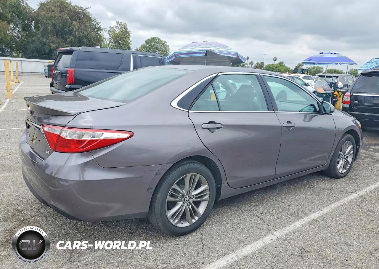 2016 Toyota Camry Se VIN:4T1BF1FK8GU576634 - 3