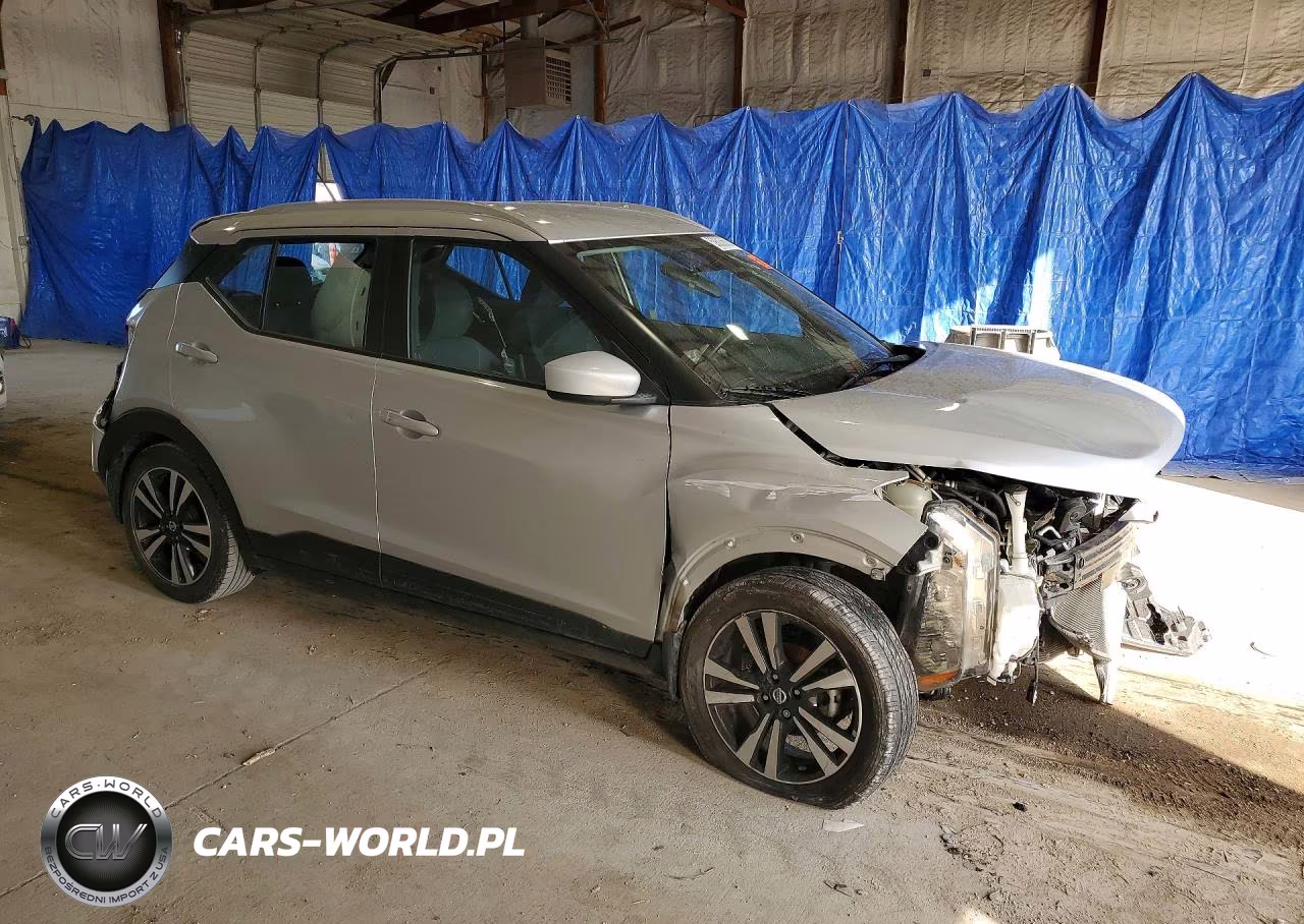 2019 Nissan Kicks Sv VIN:3N1CP5CU2KL569414 - 4