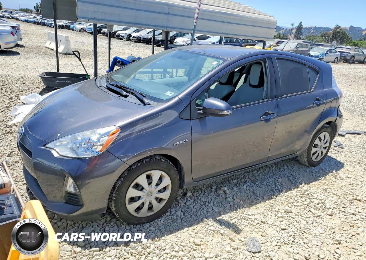 2013 Toyota Prius C One – zdjęcie 1 z 12