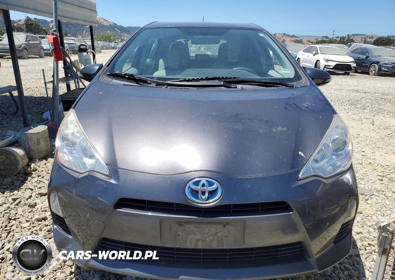 2013 Toyota Prius C One VIN:JTDKDTB38D1534501 - 5