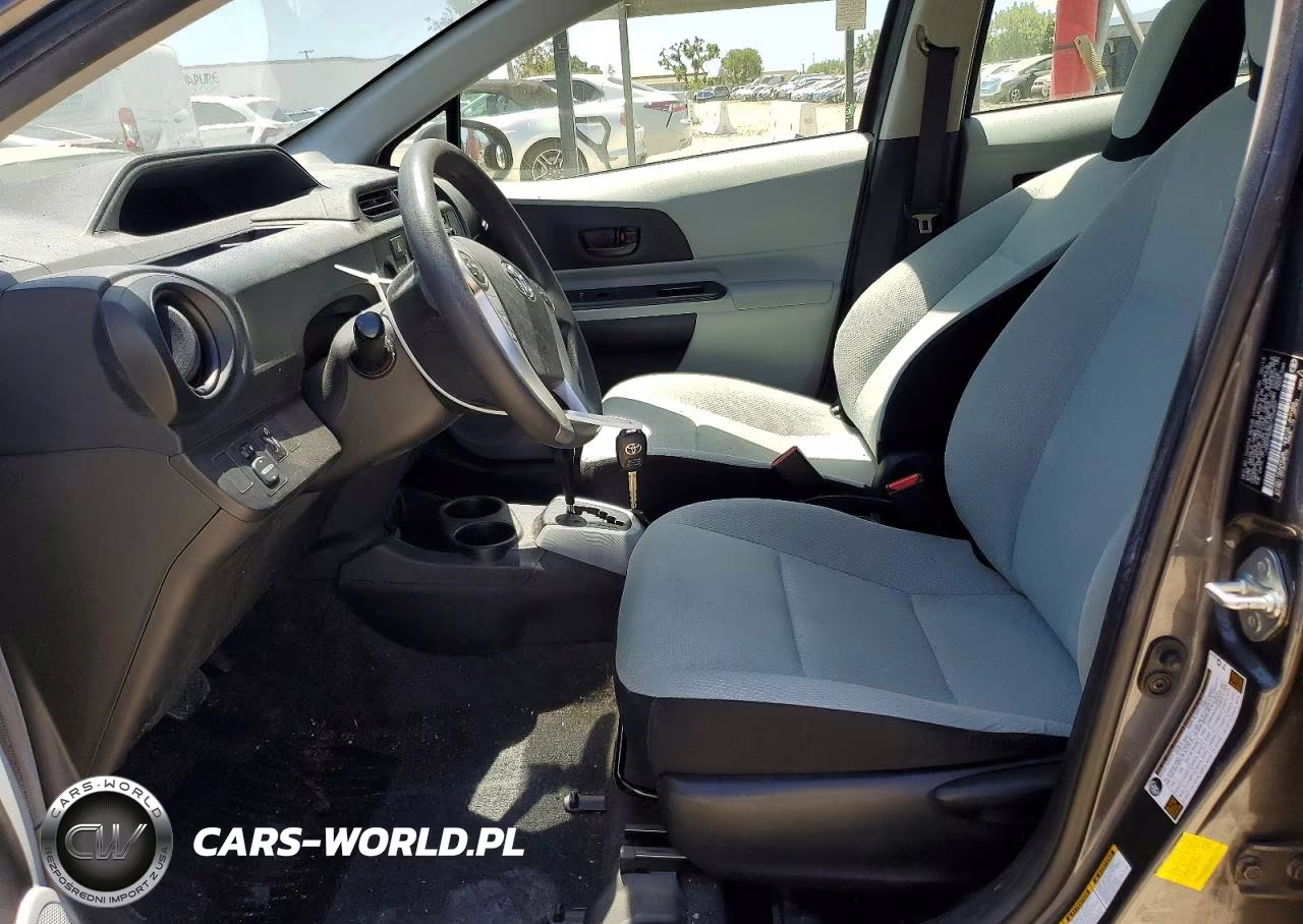 2013 Toyota Prius C One VIN:JTDKDTB38D1534501 - 7
