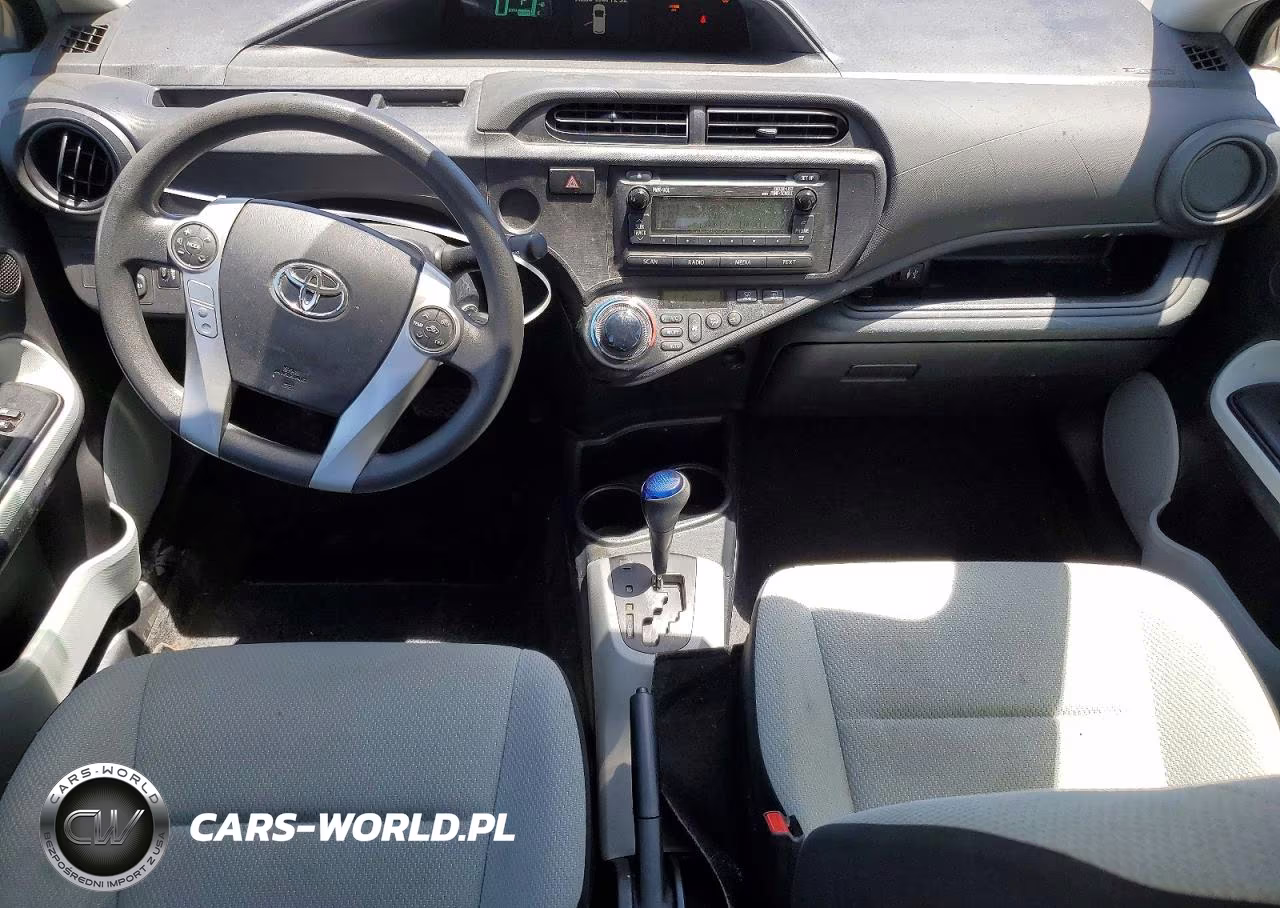 2013 Toyota Prius C One VIN:JTDKDTB38D1534501 - 8
