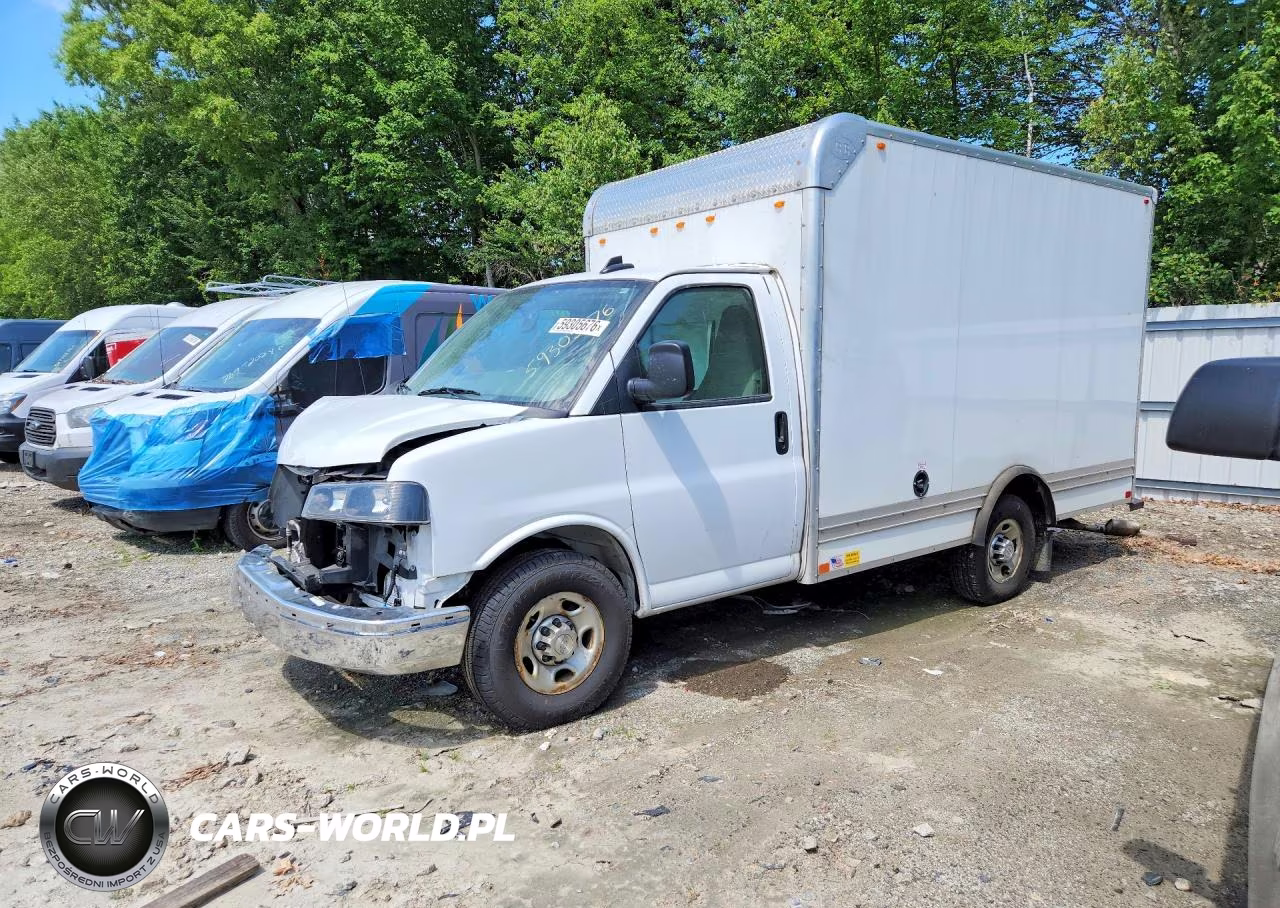 2024 Chevrolet Express G3500 Box Truck – zdjęcie 1 z 12